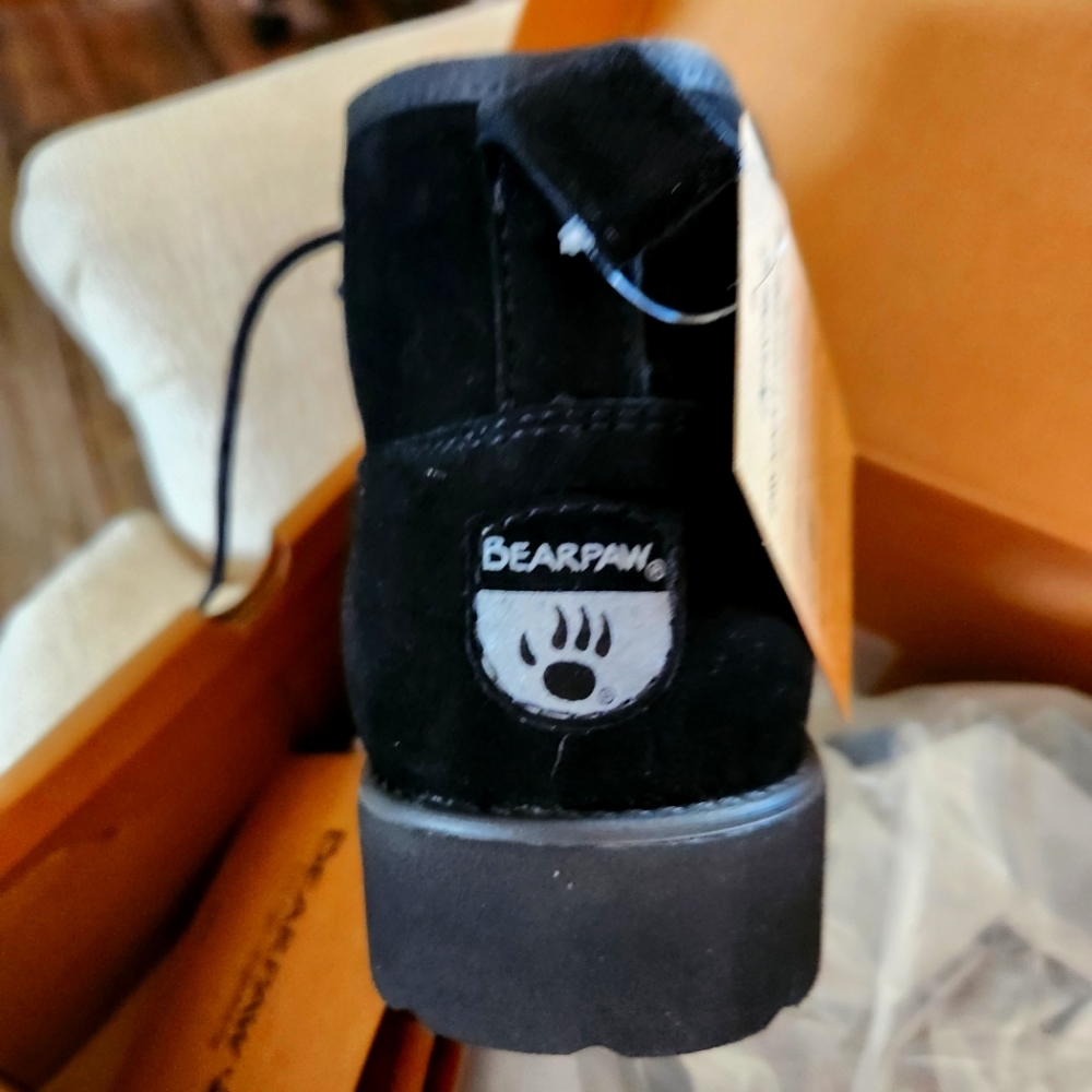 Bearpaw Men's Size 10 Black Boot